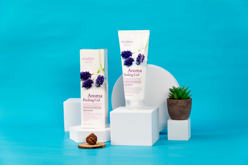 Gel tẩy Da Chết hoa Oải Hương ARRAHAN Aroma White Peeling 180ml